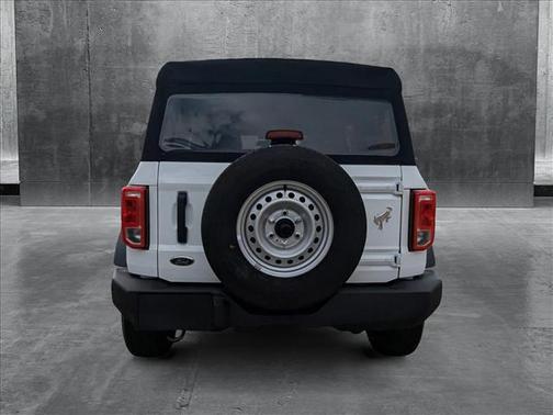 2025 Ford Bronco Base 4 Door 4x4