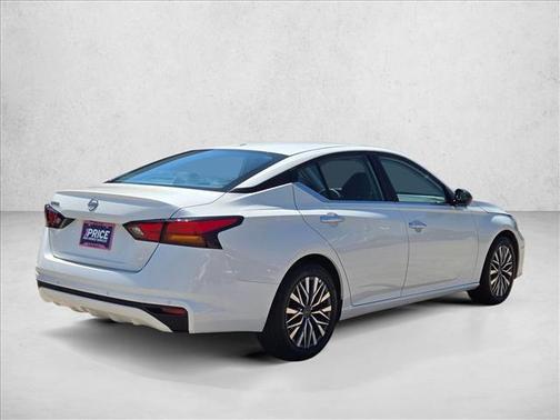 Glacier White 2025 Nissan Altima SV FWD