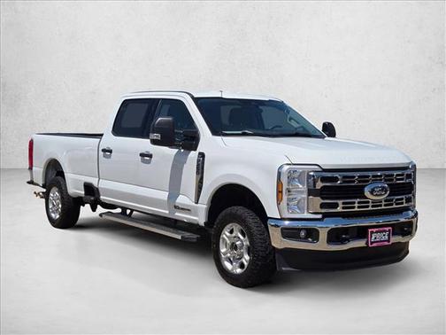 Oxford White 2025 Ford F-250 XLT