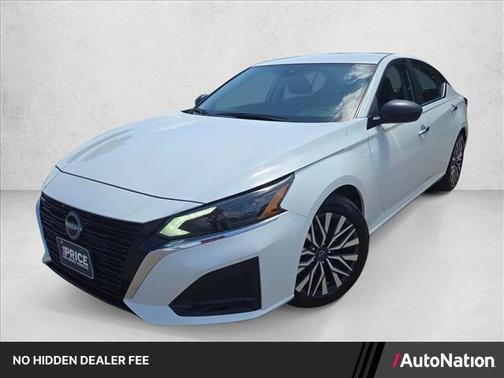 Glacier White 2025 Nissan Altima SV FWD