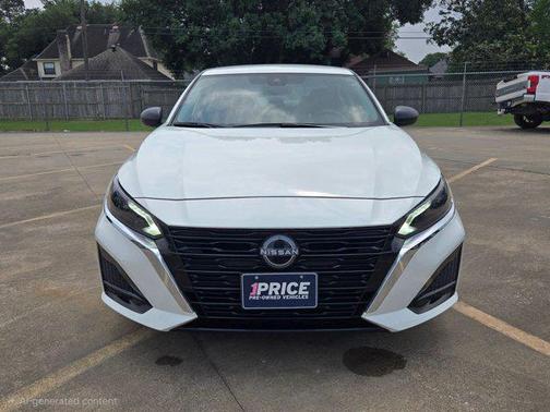 Glacier White 2025 Nissan Altima SV FWD