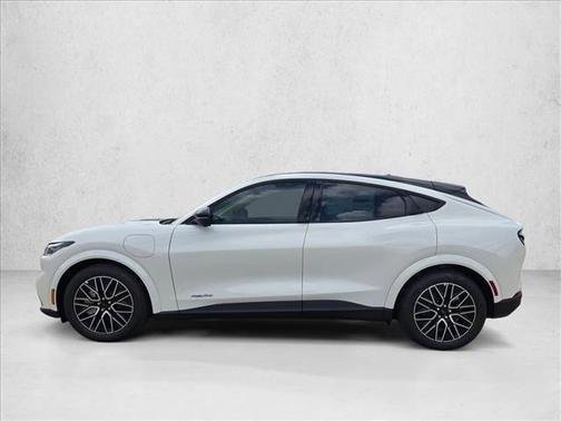 Star White Metallic Tri-Coat 2026 Ford Mustang Mach-E Premium