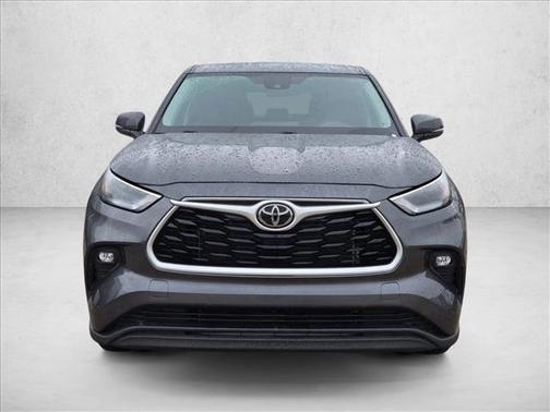 Magnetic Gray Metallic 2025 Toyota Highlander LE