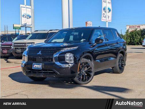 2022 Mitsubishi Outlander Black Edition 2WD