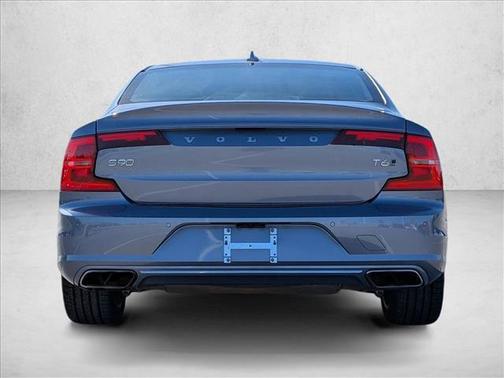 2020 Volvo S90 T6 Momentum