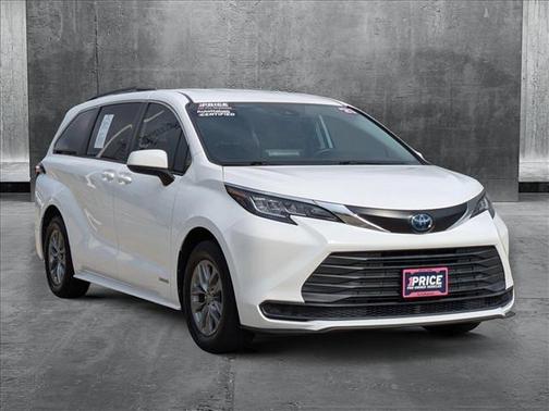 2021 Toyota Sienna LE