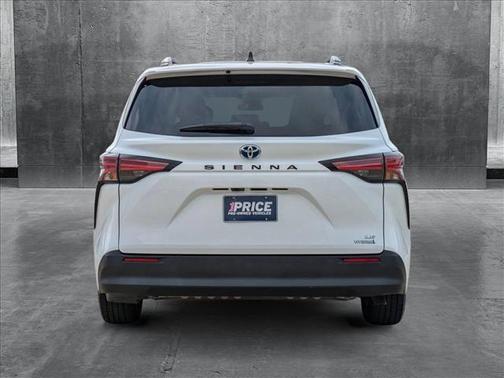 2021 Toyota Sienna LE