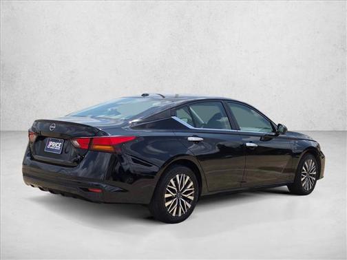 Super Black 2025 Nissan Altima SV FWD