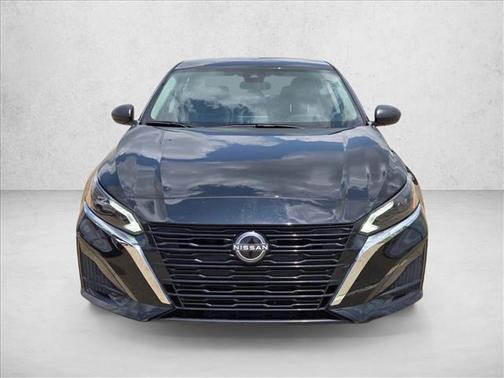 Super Black 2025 Nissan Altima SV FWD