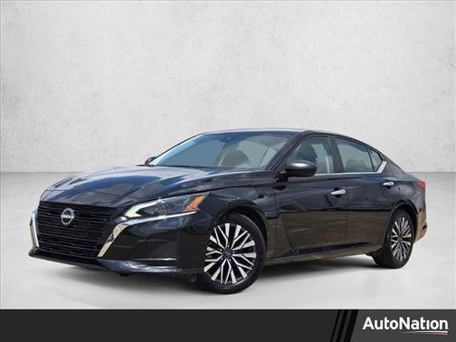 Super Black 2025 Nissan Altima SV FWD