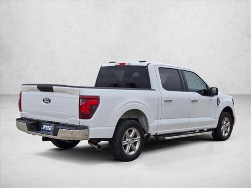 Oxford White 2025 Ford F-150 XLT