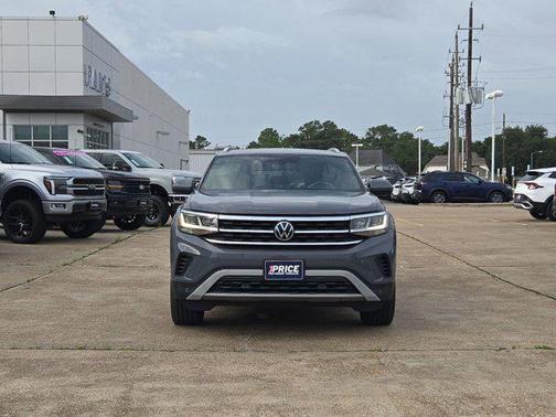 Platinum Gray Metallic 2020 Volkswagen Atlas Cross Sport 3.6L V6 SE w/Technology