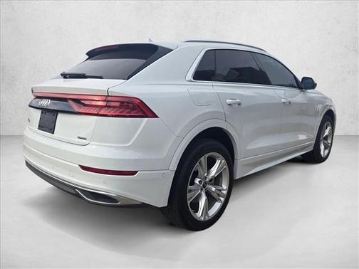 2023 Audi Q8 55 Premium