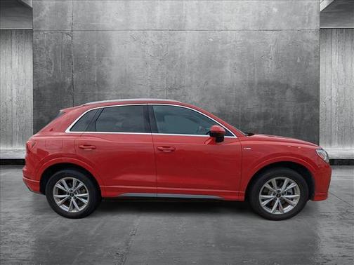 2024 Audi Q3 Premium 45 TFSI S line quattro Tiptronic