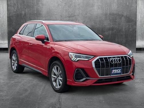 2024 Audi Q3 Premium 45 TFSI S line quattro Tiptronic
