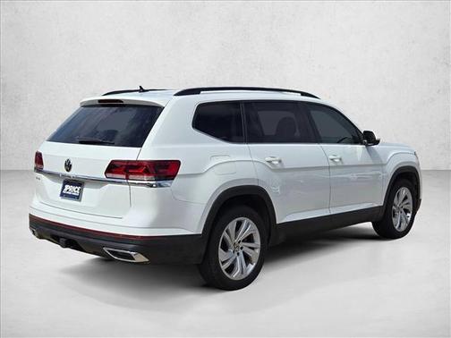 Pure White 2022 Volkswagen Atlas 3.6L SE w/Technology