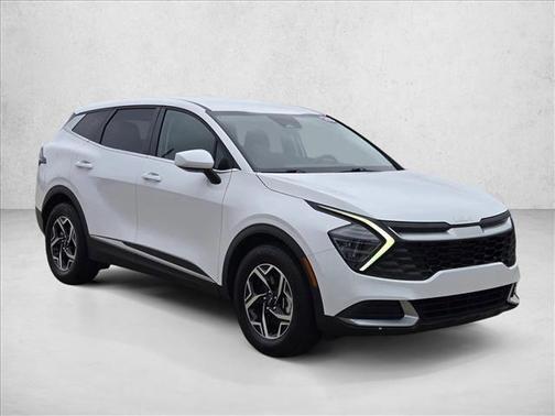 Glacial White Pearl 2025 Kia Sportage LX