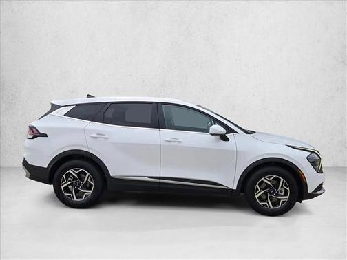 Glacial White Pearl 2025 Kia Sportage LX