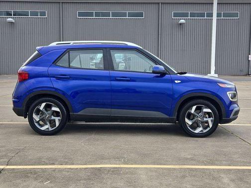 2022 Hyundai VENUE Limited