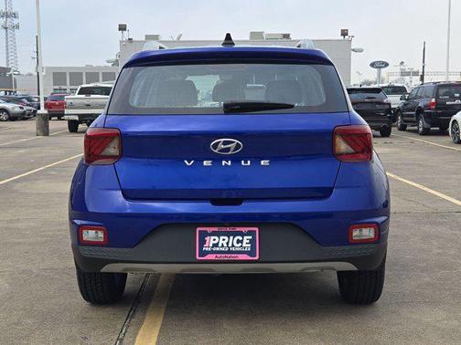 2022 Hyundai VENUE Limited