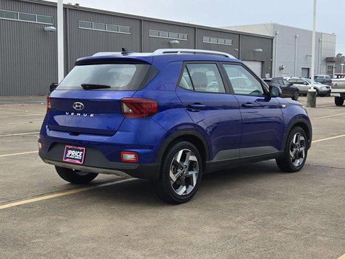 2022 Hyundai VENUE Limited