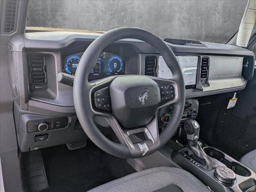 2025 Ford Bronco Base 4 Door 4x4