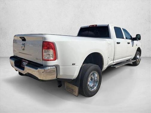 2023 RAM 3500 Tradesman Crew Cab 4x4 8' Box