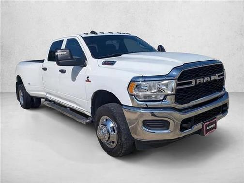 2023 RAM 3500 Tradesman Crew Cab 4x4 8' Box