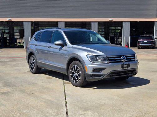 Pyrite Silver Metallic 2021 Volkswagen Tiguan 2.0T SE