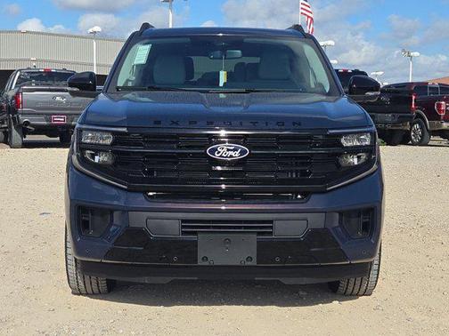 Blue Ember Metallic 2027 Ford Expedition Platinum