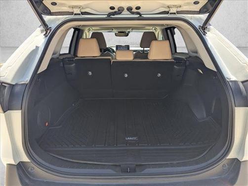 Blizzard Pearl 2022 Toyota RAV4 Limited