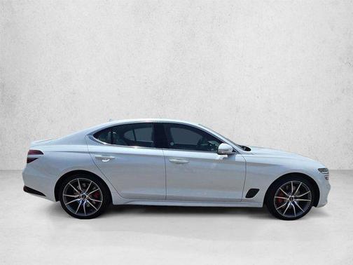 Uyuni White 2025 Genesis G70 2.5T RWD
