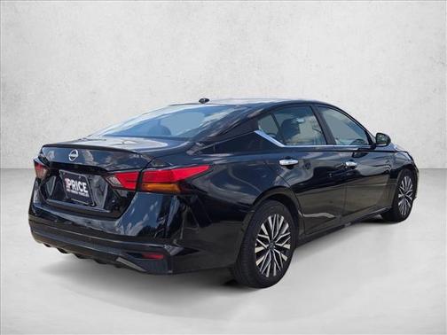 Super Black 2025 Nissan Altima SV FWD