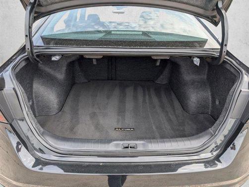 Super Black 2025 Nissan Altima SV FWD