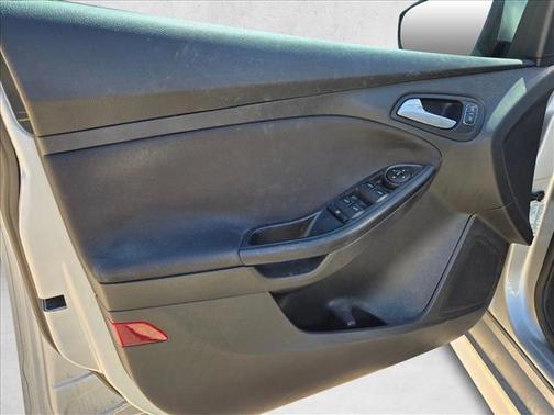 Ingot Silver 2015 Ford Focus SE