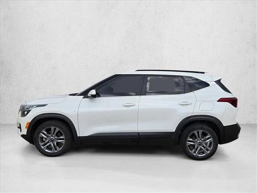 Snow White Pearl 2021 Kia Seltos S