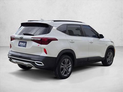 Snow White Pearl 2021 Kia Seltos S