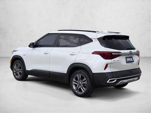 Snow White Pearl 2021 Kia Seltos S