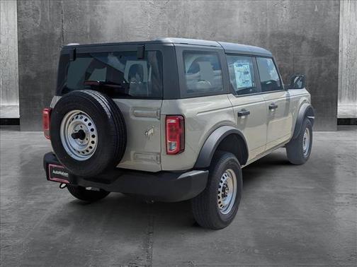2025 Ford Bronco Base 4 Door 4x4