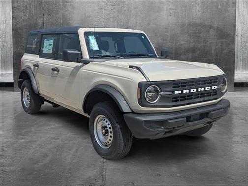 2025 Ford Bronco Base 4 Door 4x4