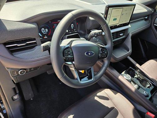 Agate Black Metallic 2026 Ford Explorer Platinum