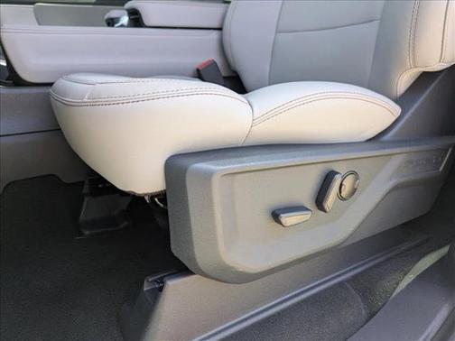 2025 Ford Expedition Max Active 4x2