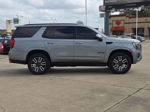 2024 GMC Yukon 4WD AT4