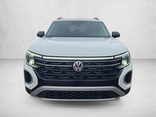 Pure White 2024 Volkswagen Atlas 2.0T SE w/Technology 4MOTION