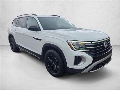 Pure White 2024 Volkswagen Atlas 2.0T SE w/Technology 4MOTION
