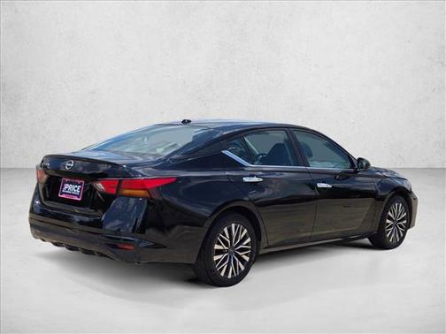 Super Black 2025 Nissan Altima SV FWD