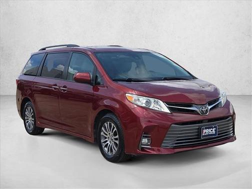 Salsa Red Pearl [Red 2018 Toyota Sienna XLE