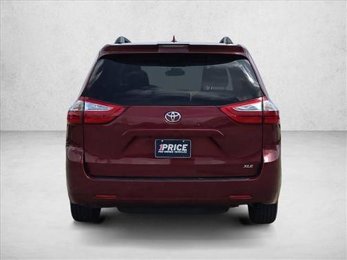 Salsa Red Pearl [Red 2018 Toyota Sienna XLE
