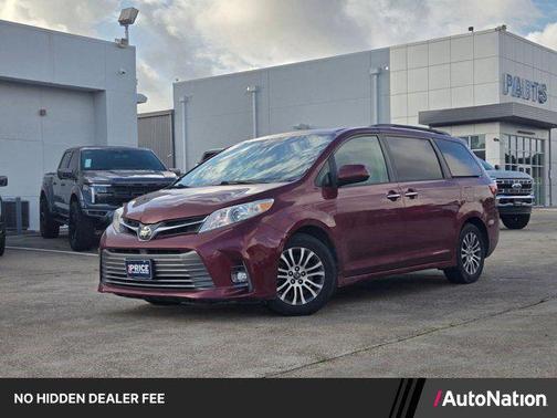 Salsa Red Pearl [Red 2018 Toyota Sienna XLE