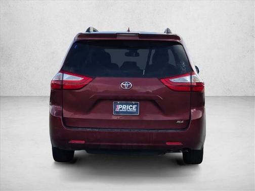 Salsa Red Pearl [Red 2018 Toyota Sienna XLE